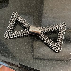 Metal bow tie